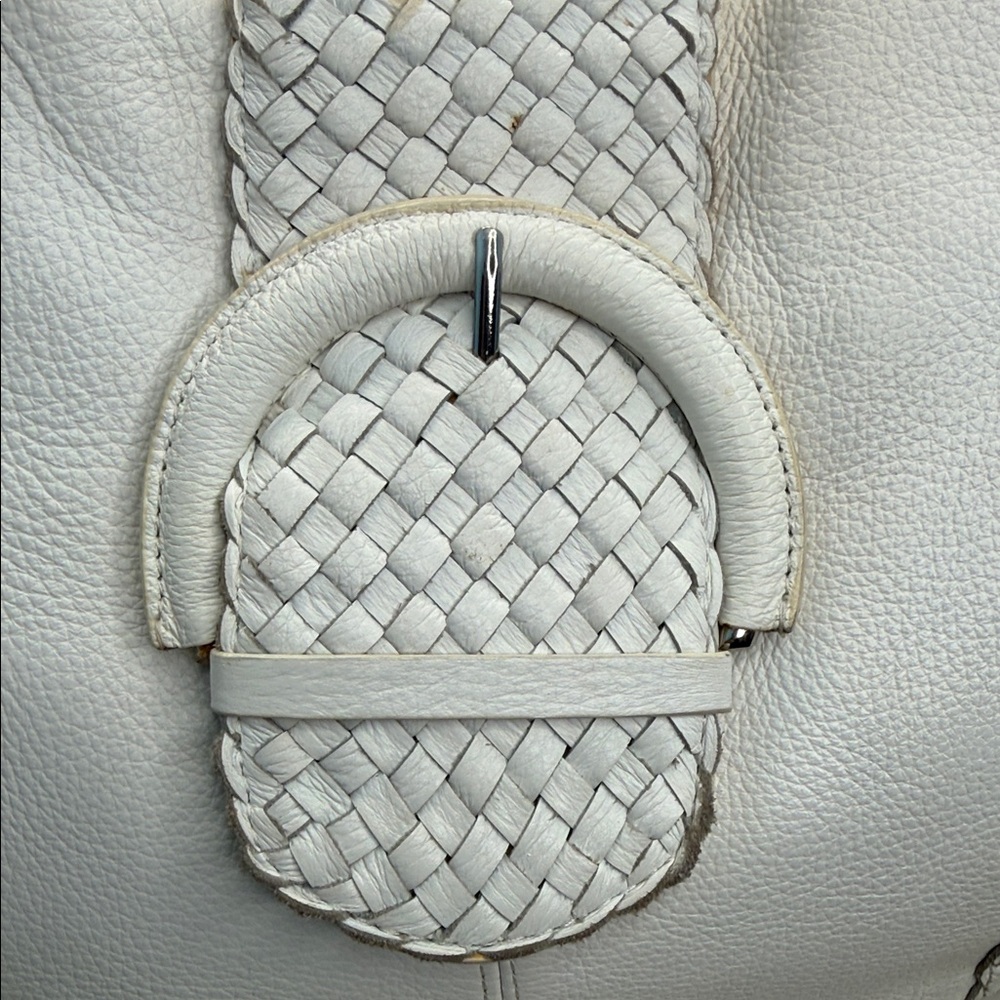 Harold’s Elegant White smooth and woven Leather Handbag - Picture 6 of 11